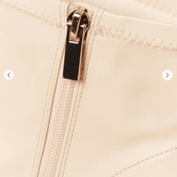 NWT Cute Ivory Faux Leather Ankle Boots, size 9 - Picture 4 of 7